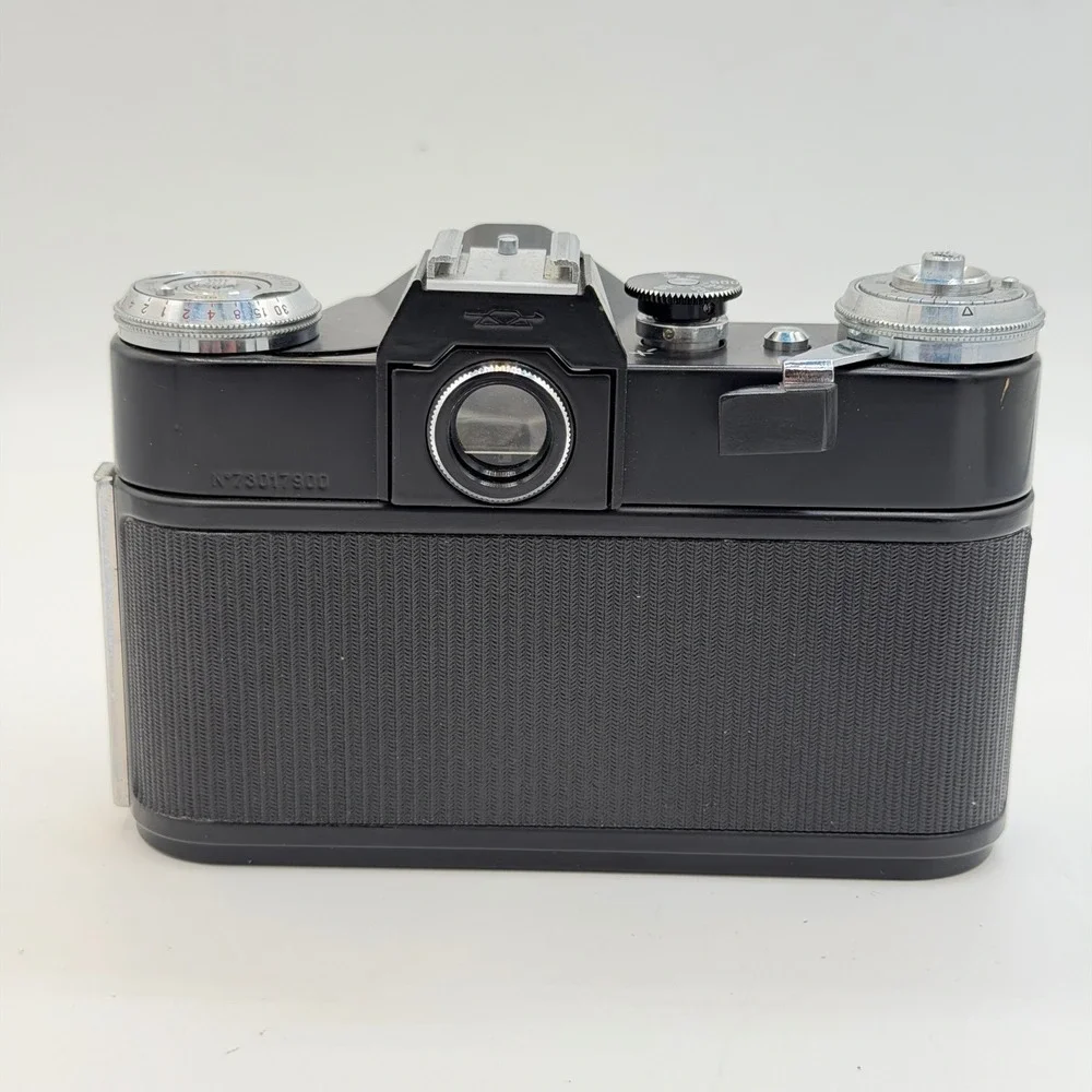 Zenit-E 35mm Film SLR Camera Body Black Soviet USSR M42 Mount Vintage 73017900